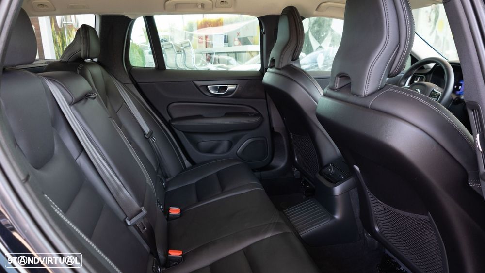 Volvo V60 2.0 T8 AWD TE Plus Dark - 12