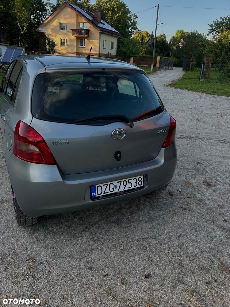 Toyota Yaris 1.3 VVT-i Luna - 4