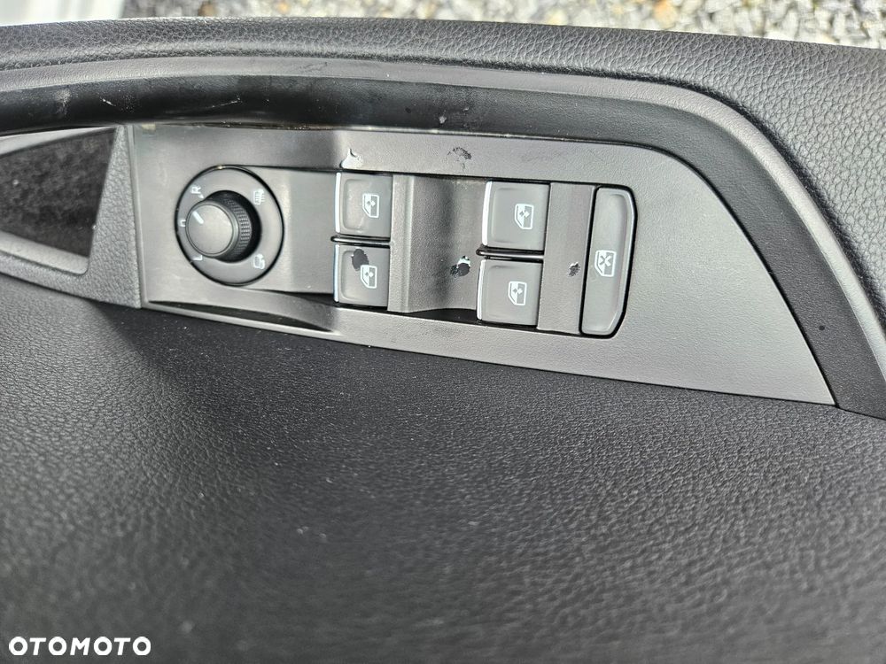 Skoda Superb 2.0 TDI DSG Premium Edition - 36