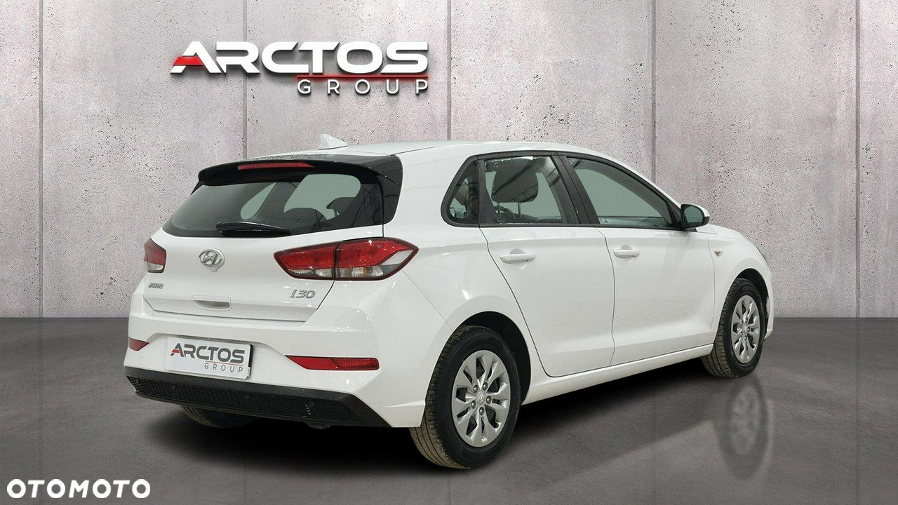 Hyundai i30 1.5 DPI Classic + - 5