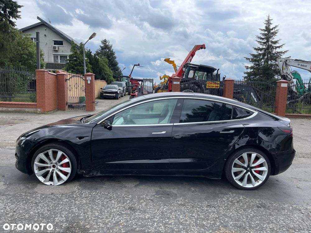 Tesla Model 3 Langstreckenbatterie Allradantrieb Dual Motor - 7