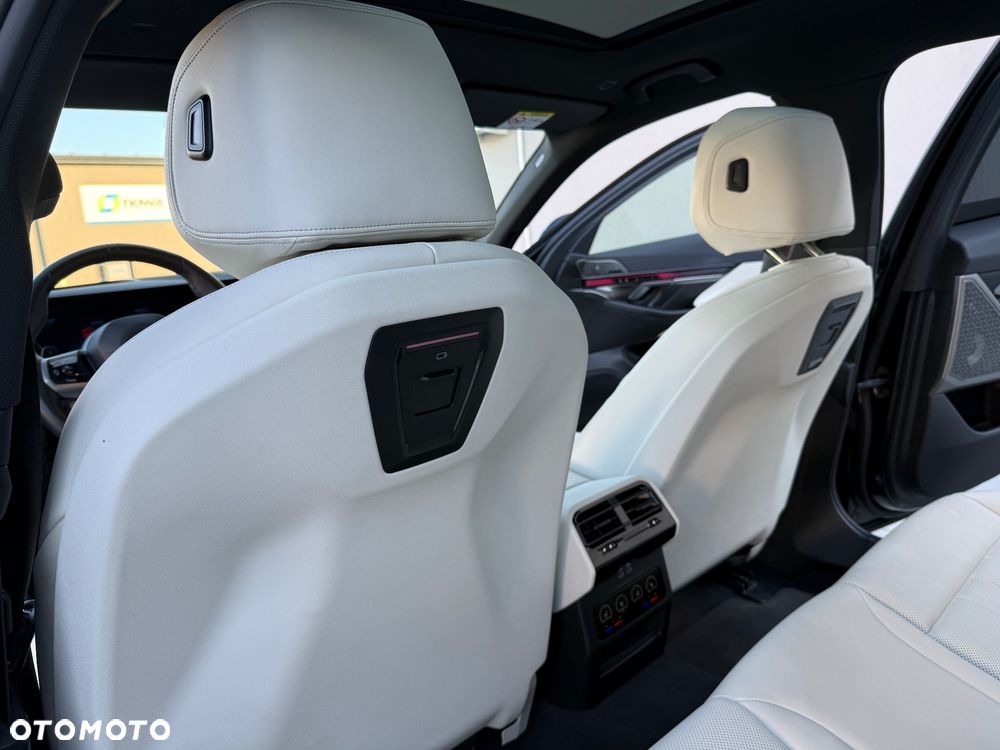 BMW Seria 5 550e xDrive PHEV M Sport - 22