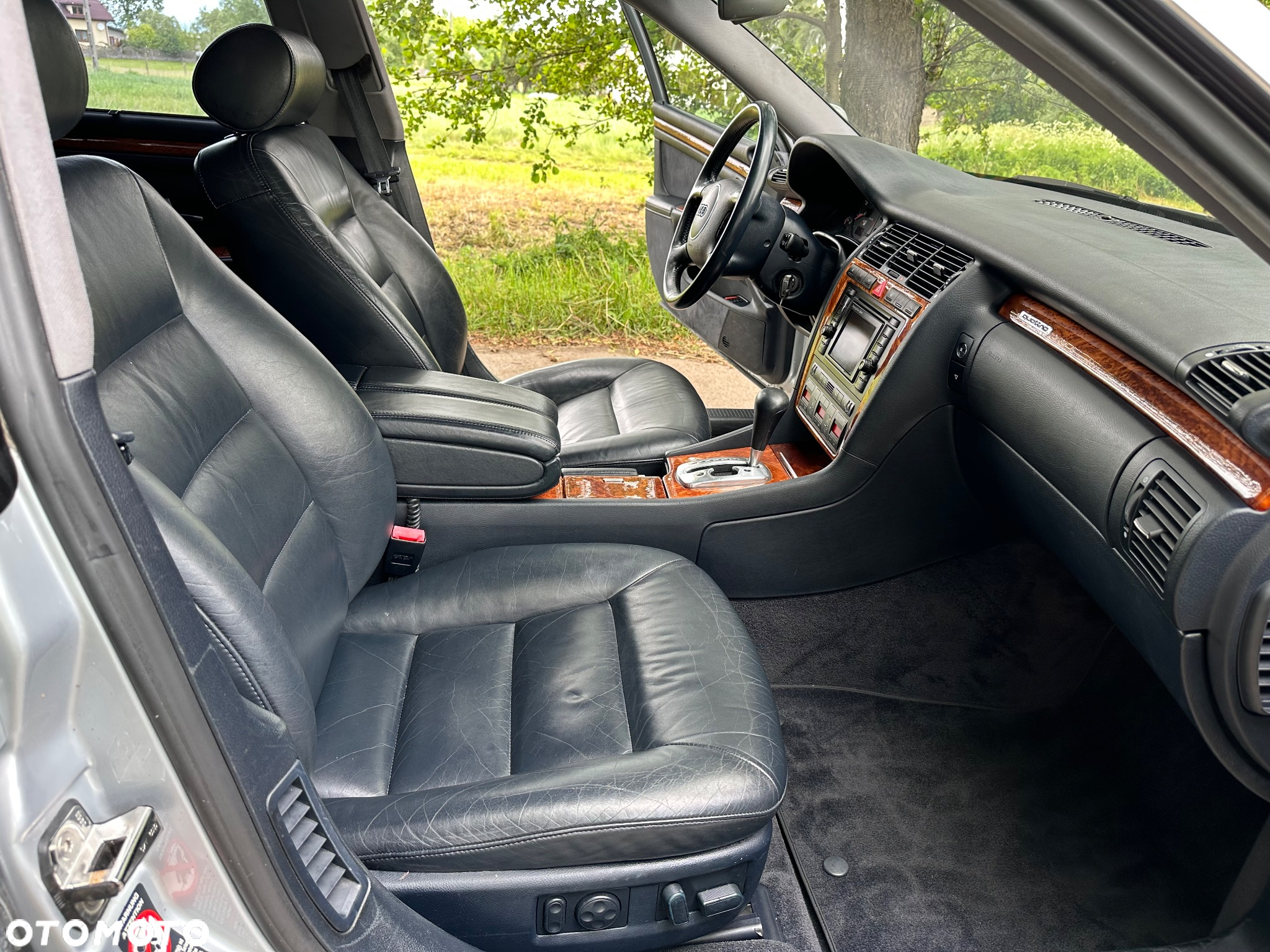 Audi A8 4.2 L Quattro - 22