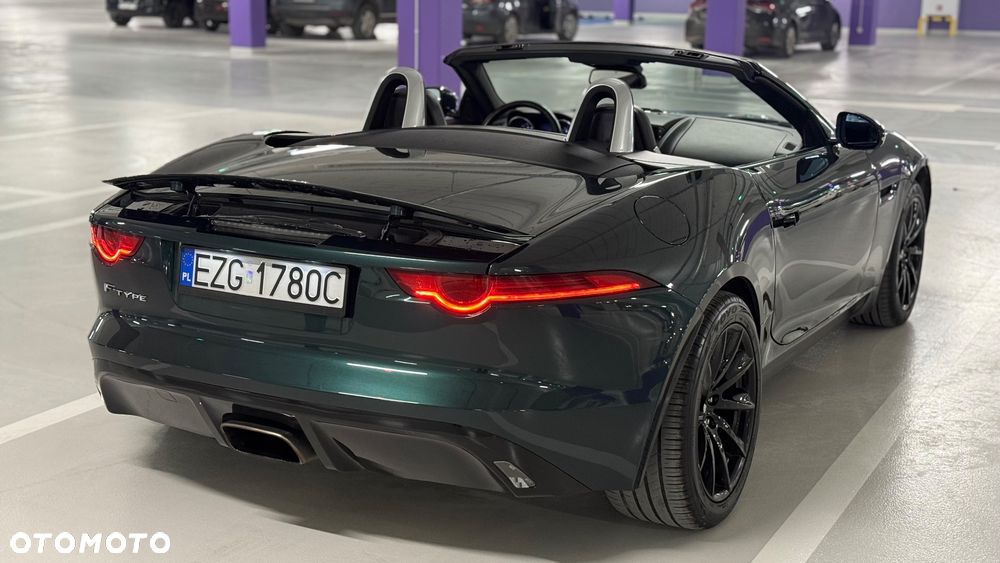 Jaguar F-Type R-Dynamic - 17