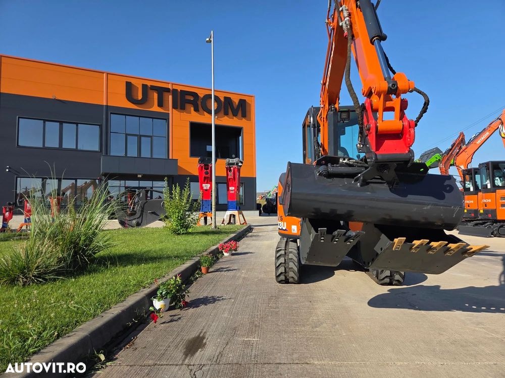 Hitachi 3,7tone, 2023, 737h, FULL OPTION, Cupla rapida HIDRAULICA, 2 cupe excavare NOI, cupa TALUZ INCLINABILA NOUA, senile cauciuc NOI, latime 1,5m, adancime sapare 4m, inst picon pe brate, ridica 2t, Aer cond, posibil leaasing 4 ani-PROMOTIE 38.900 eur+Tva - 9