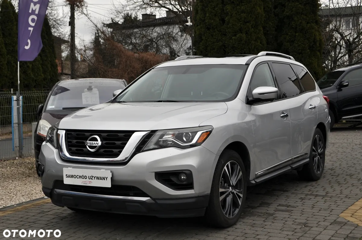Nissan Pathfinder - 3