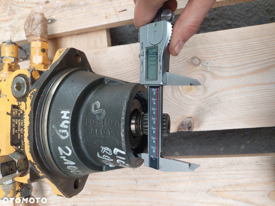 Silnik obrotu Liebherr R900 FMF 032 [HYD 21063] - 10