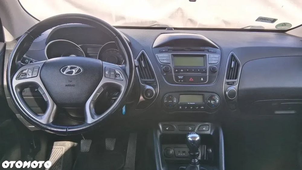 Hyundai ix35 1.6 2WD Fifa World Cup Edition - 16