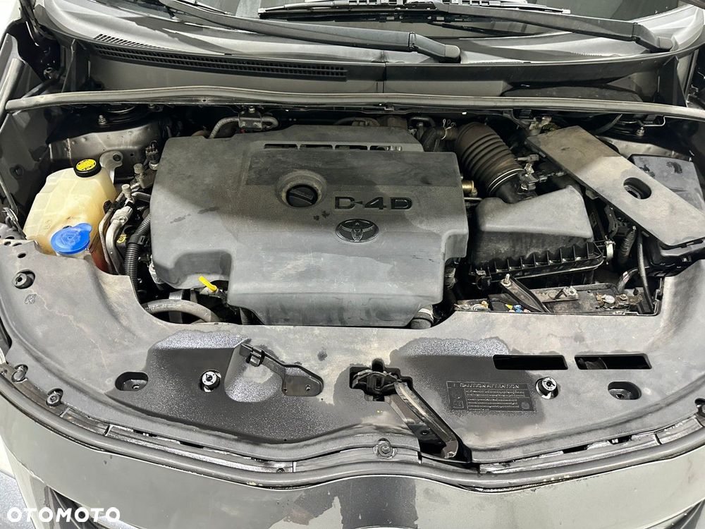 Toyota Verso - 38