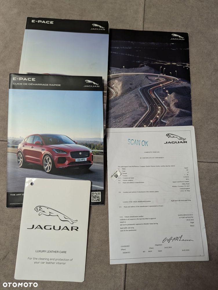 Jaguar E-Pace D150 R-Dynamic S - 33