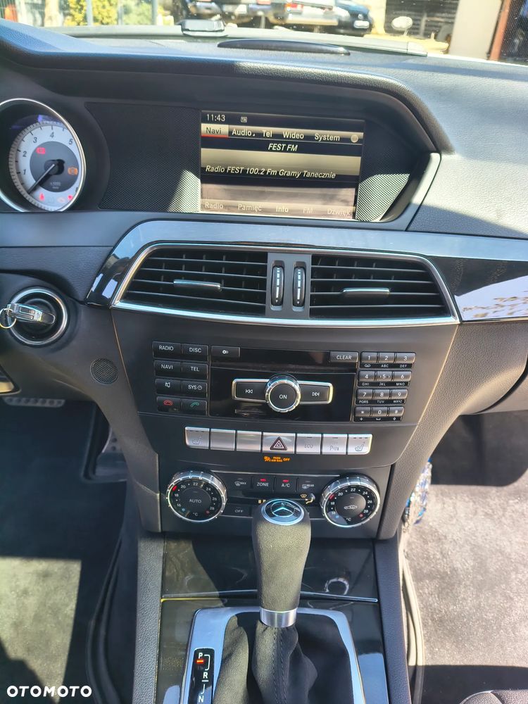 Mercedes-Benz Klasa C 350 4Matic (BlueEFFICIENCY) 7G-TRONIC Avantgarde - 35