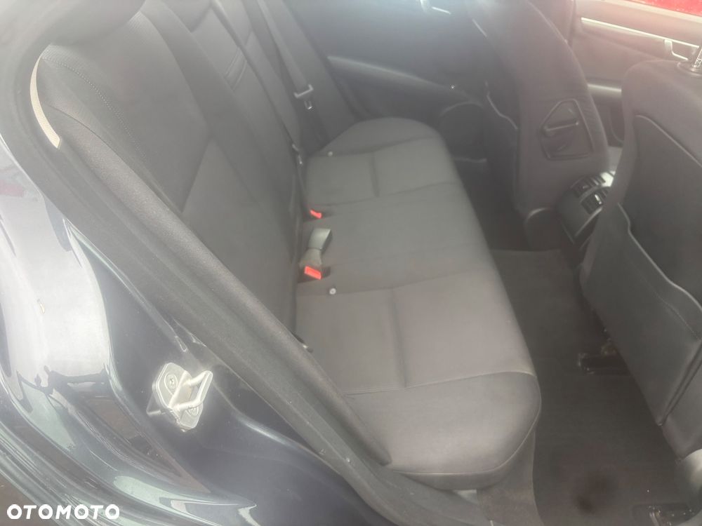 Mercedes-Benz Klasa C 180 CGI Automatik BlueEFFICIENCY - 25