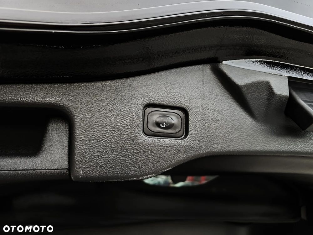 Ford Mondeo 2.0 EcoBlue ST-Line - 32