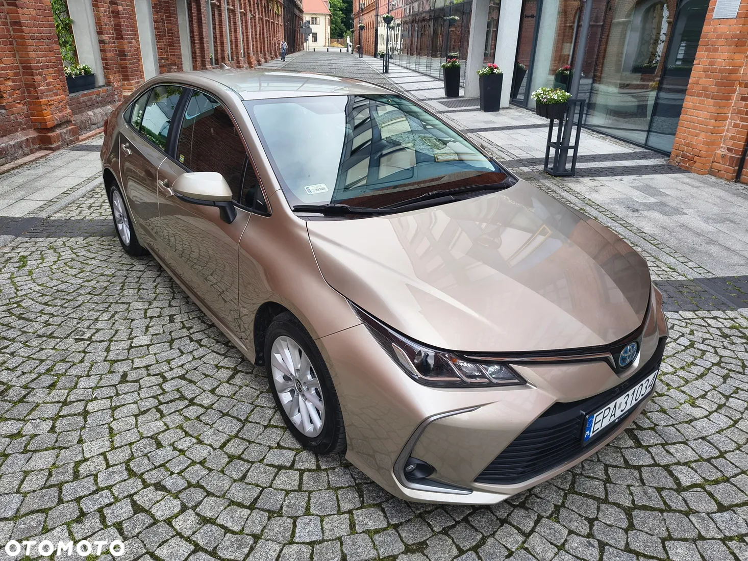 Toyota Corolla 1.8 Hybrid Comfort - 10