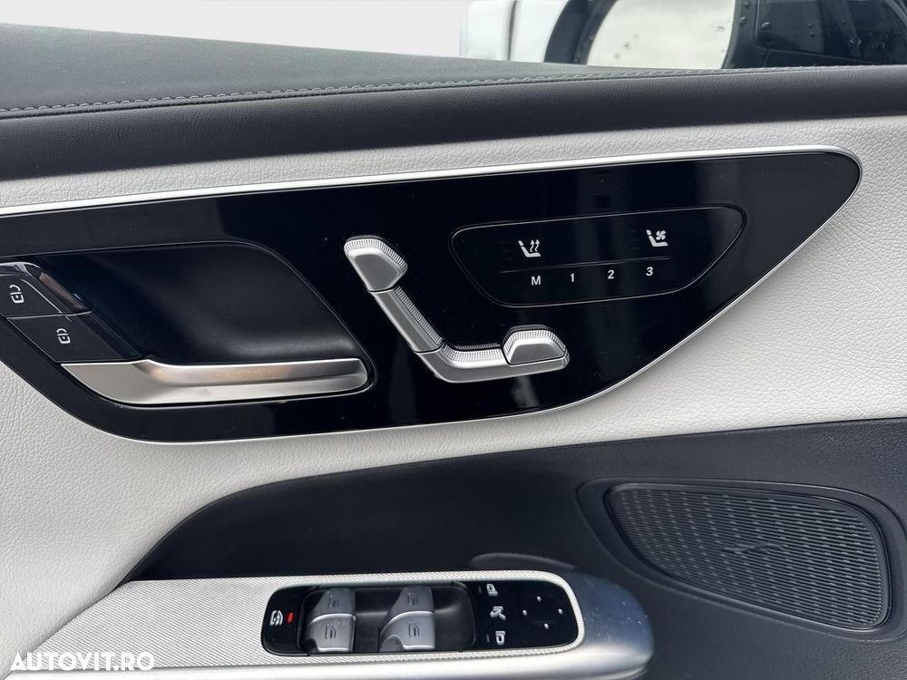 Mercedes-Benz GLC 300 e 4MATIC - 12