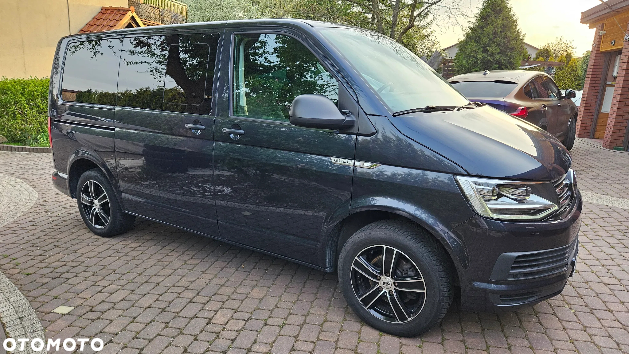 Volkswagen Multivan - 5