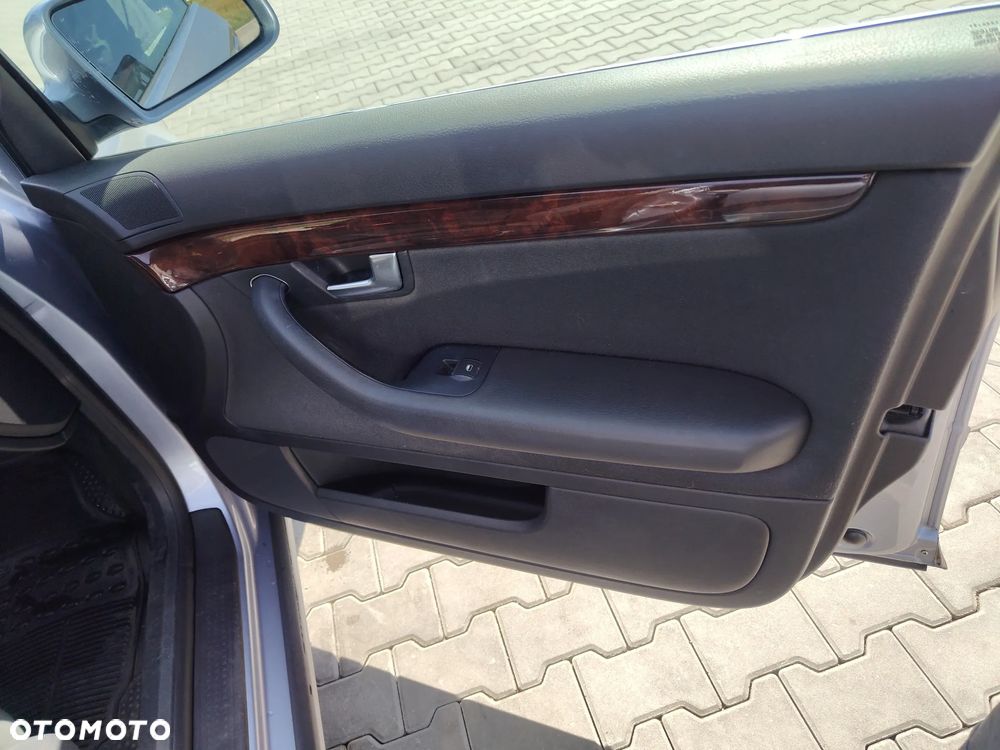 Audi A4 Limousine - 30