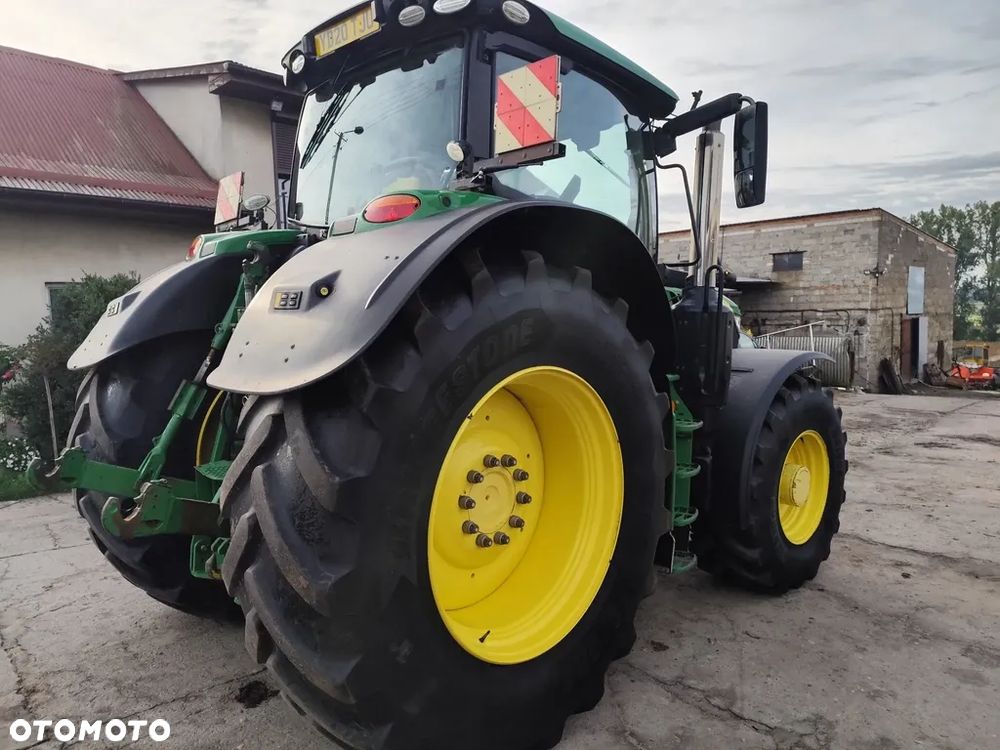 John Deere 6215R - 3