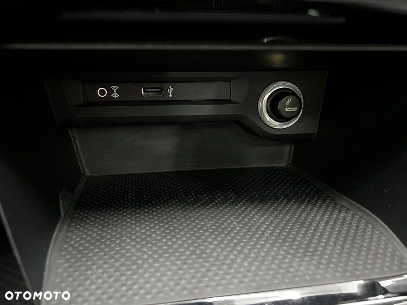 Volkswagen Touran 2.0 TDI SCR Highline - 24