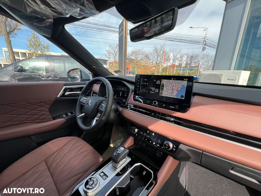 Mitsubishi Outlander 2.4 L 4X4 PHEV Instyle Ultimate - 7