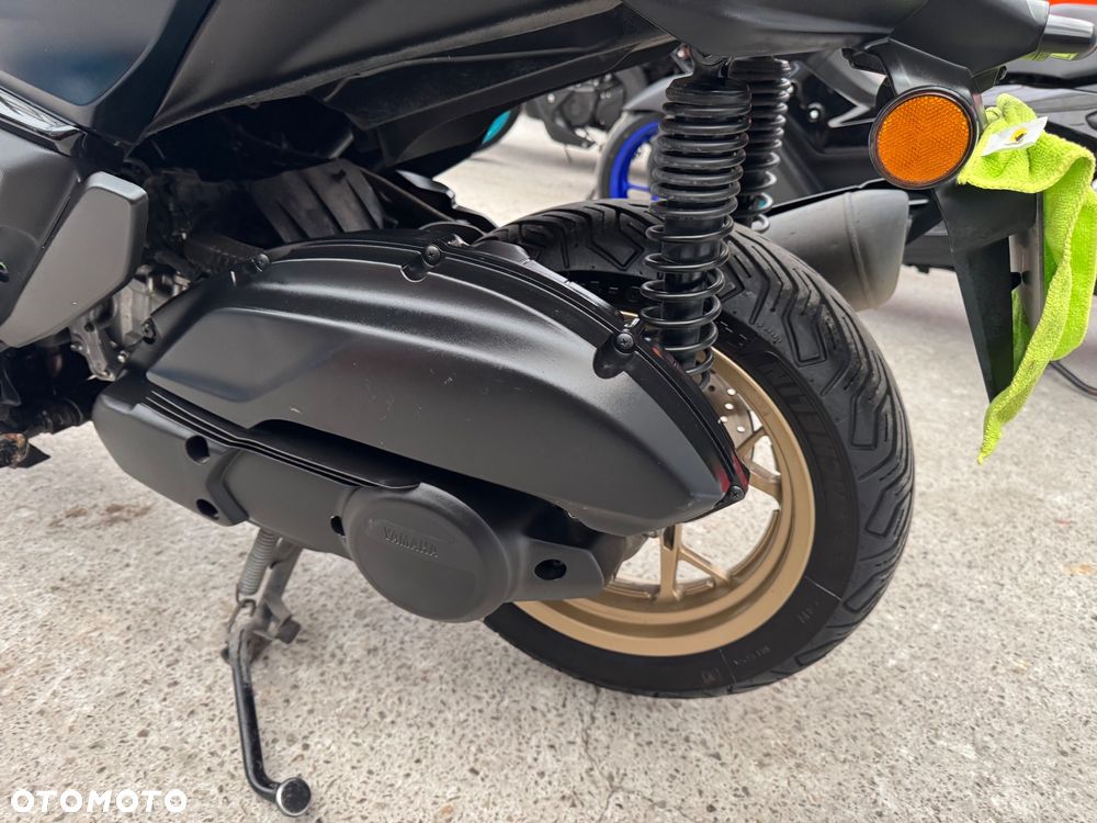 Yamaha X-max - 27