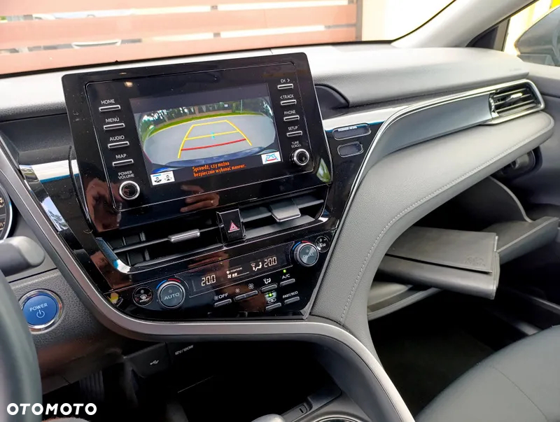 Toyota Camry 2.5 Hybrid Comfort CVT - 18