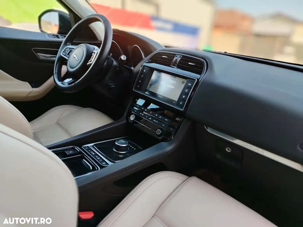 Jaguar F-Pace 20d AWD Prestige - 11