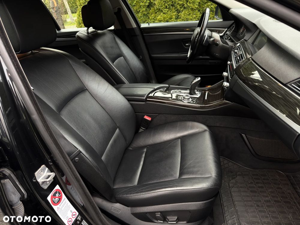 BMW Seria 5 525d xDrive Luxury Line - 36