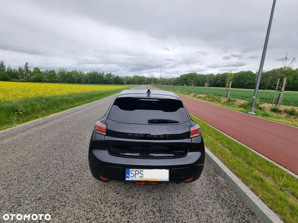 Peugeot 208 - 17