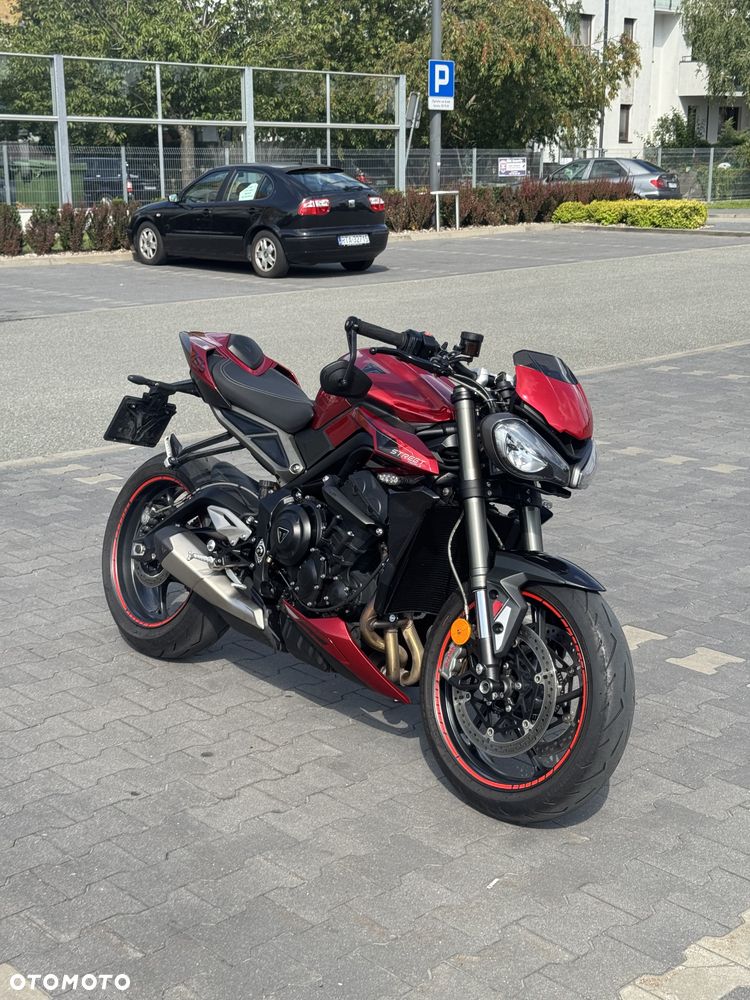 Triumph Street Triple - 1