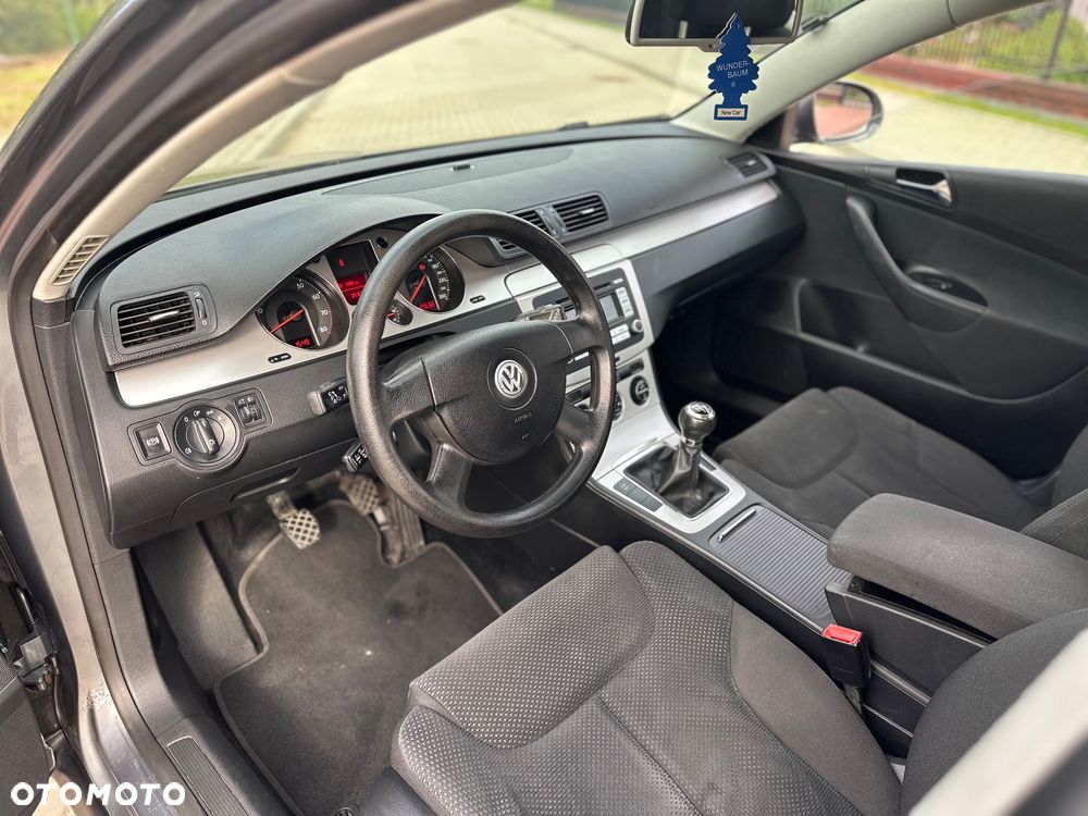 Volkswagen Passat - 26