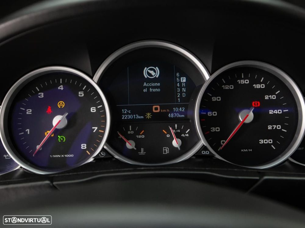 Porsche Cayenne Turbo - 27