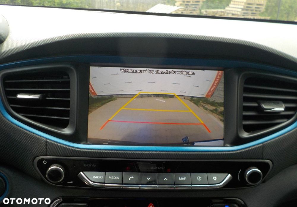 Hyundai IONIQ - 26