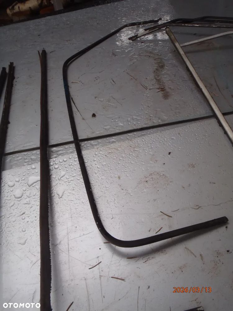 mechanizm podnośnik szyby ramka uszczelka gumowa  listwa zgarniająca drzwi fiat 126p elegant fl maluch - 25