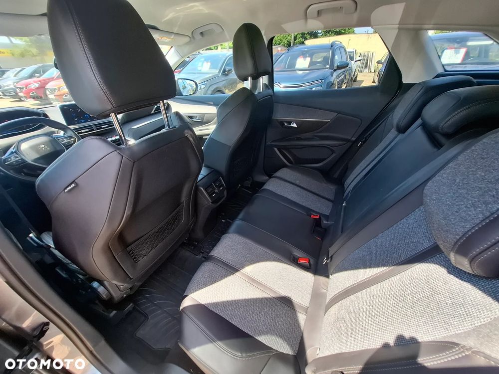 Peugeot 3008 PureTech 130 Stop & Start GPF EAT8 Allure - 13