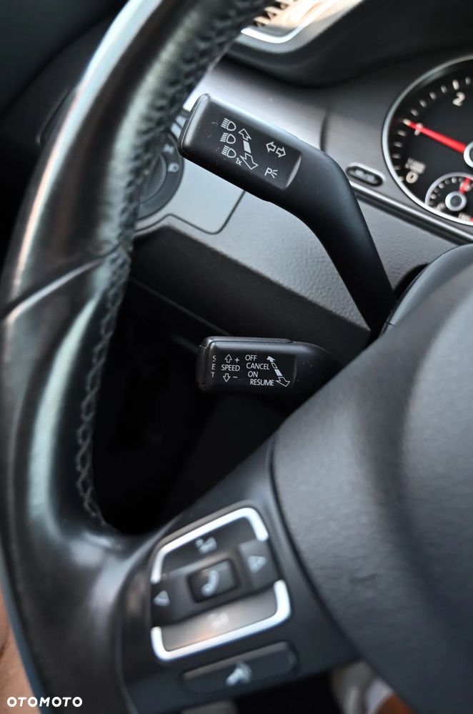 Volkswagen Passat - 24