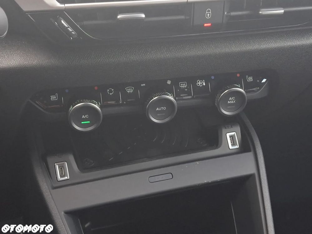 Citroën C4 1.2 PureTech Max S&S EAT8 - 13