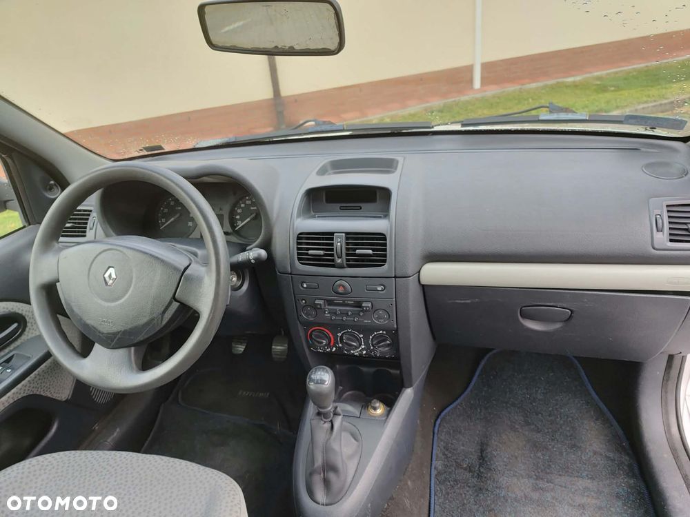 Renault Clio - 11