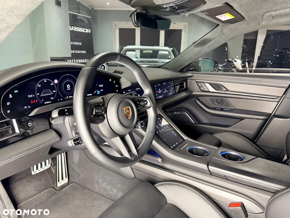 Porsche Taycan - 4