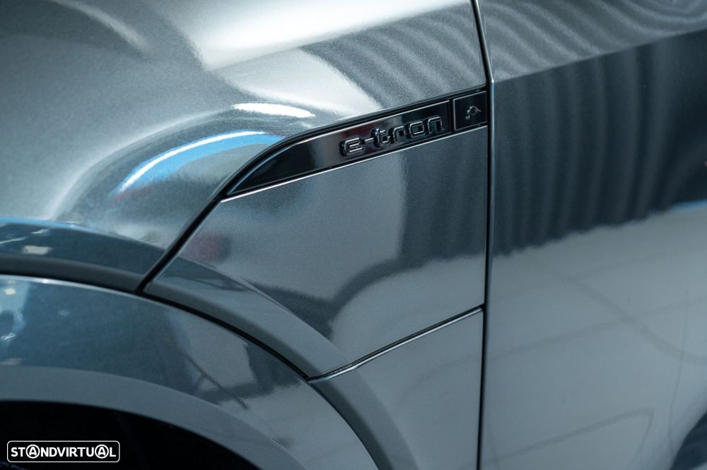 Audi Q8 e-Tron Sportback 55 quattro S line - 17