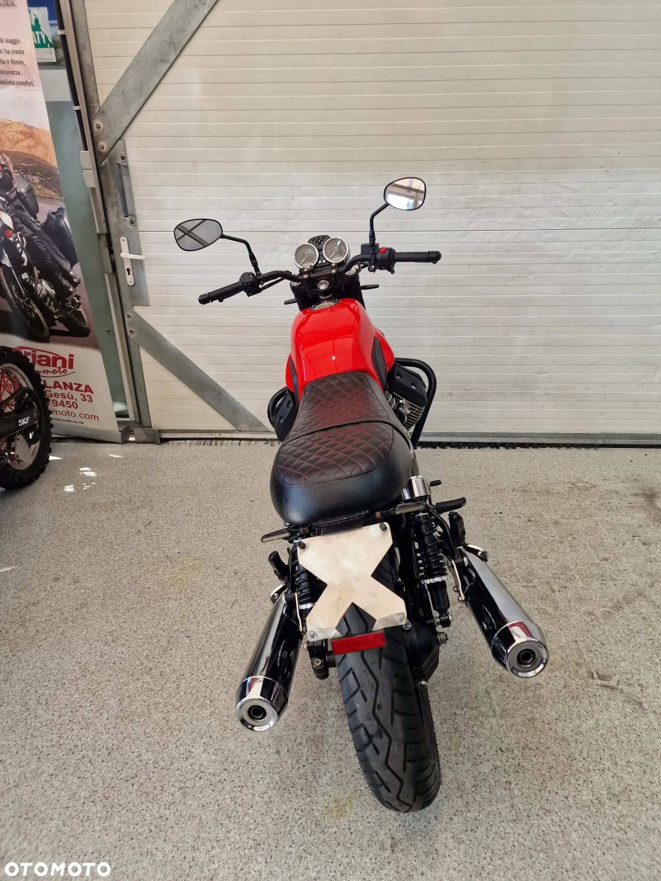 Moto Guzzi V7 - 24