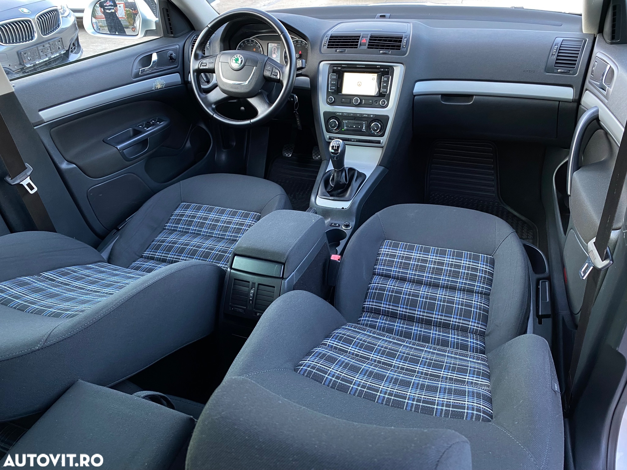 Skoda Octavia 1.6 TDI DPF Elegance - 2