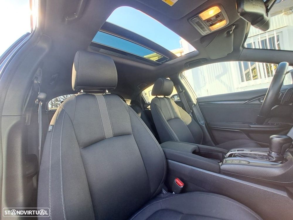 Honda Civic 1.0 i-VTEC Executive Premium CVT - 14