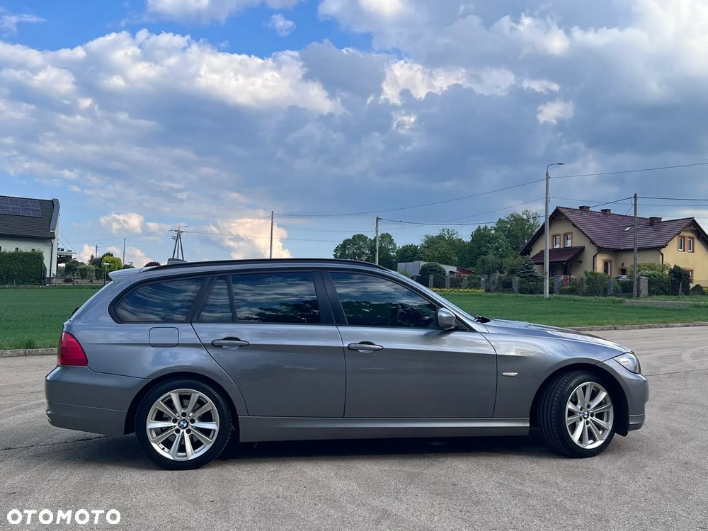 BMW Seria 3 320i - 7