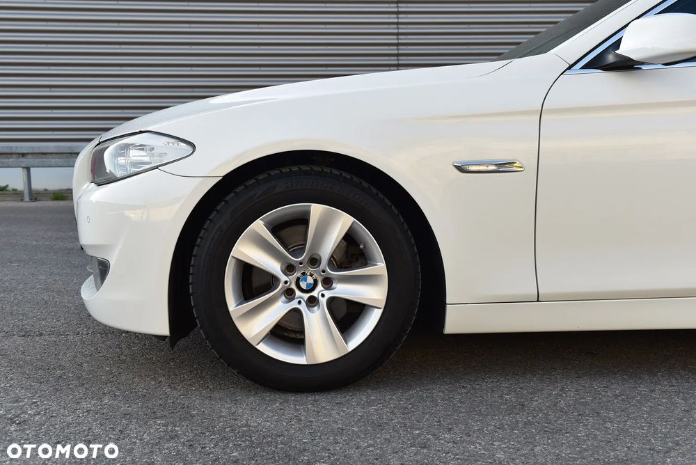 BMW Seria 5 520d - 14