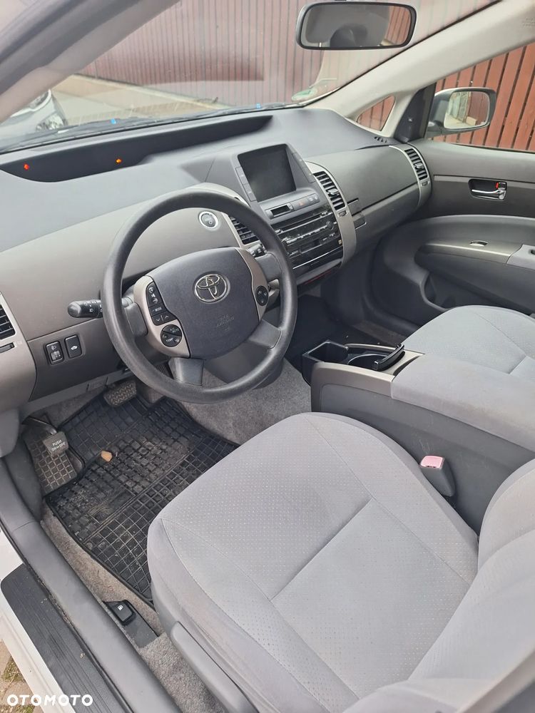 Toyota Prius 1.5 VVT-i Sol - 9