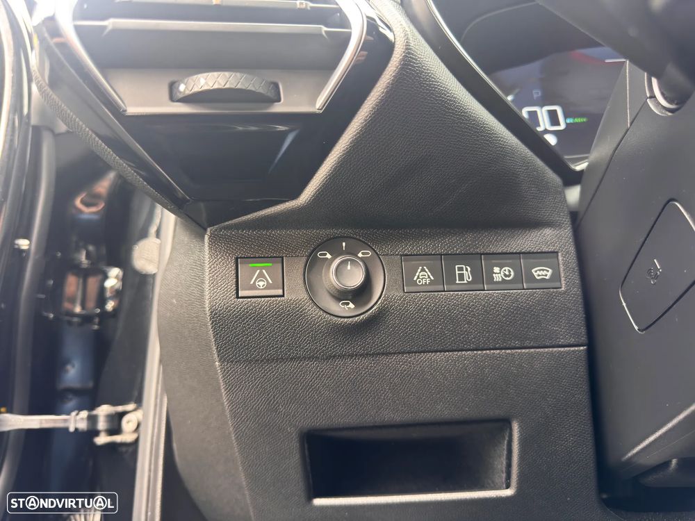 DS DS7 4x4 300 Performance Line - 18