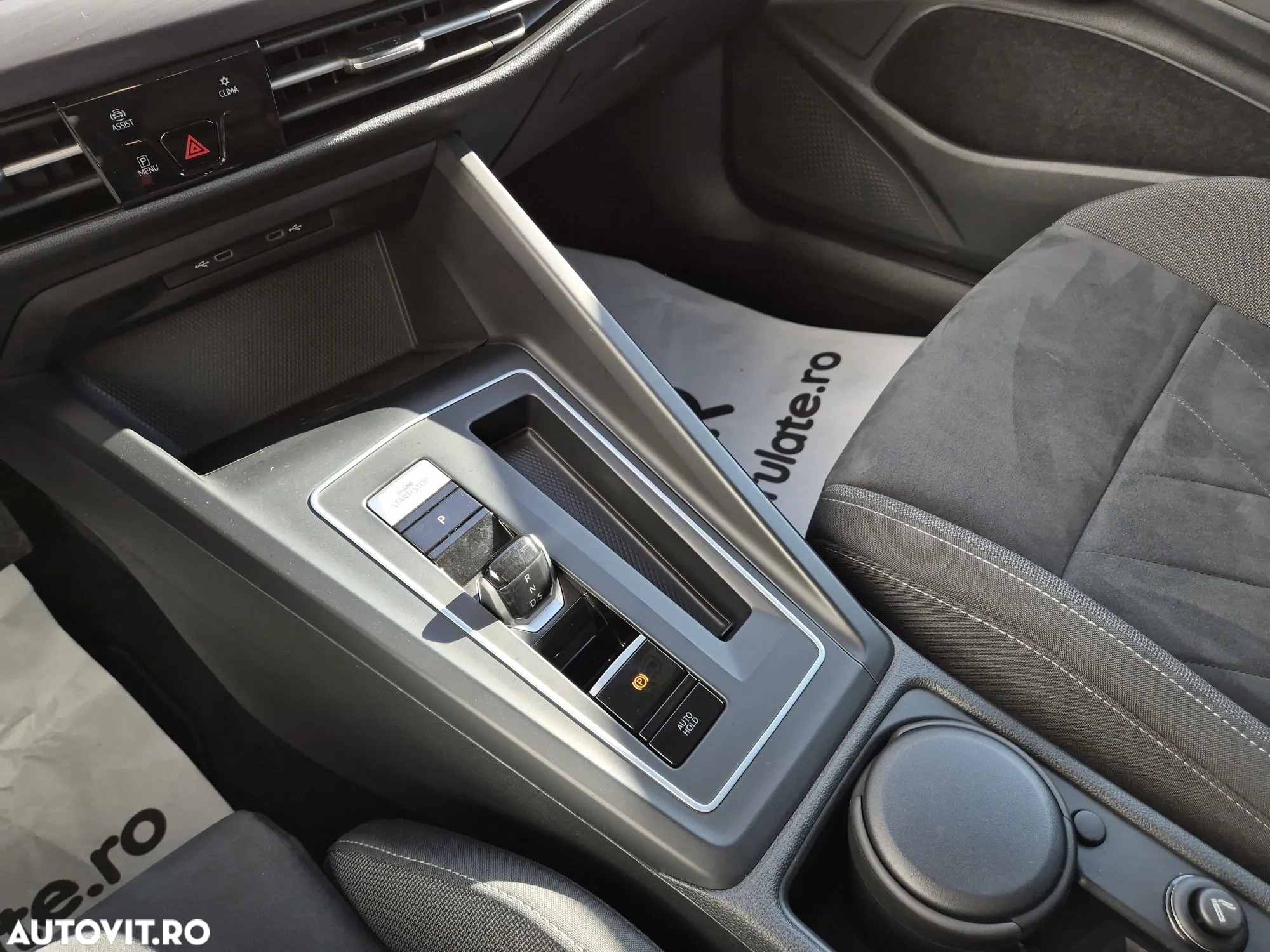 Volkswagen Golf 2.0 TDI DSG Style - 30