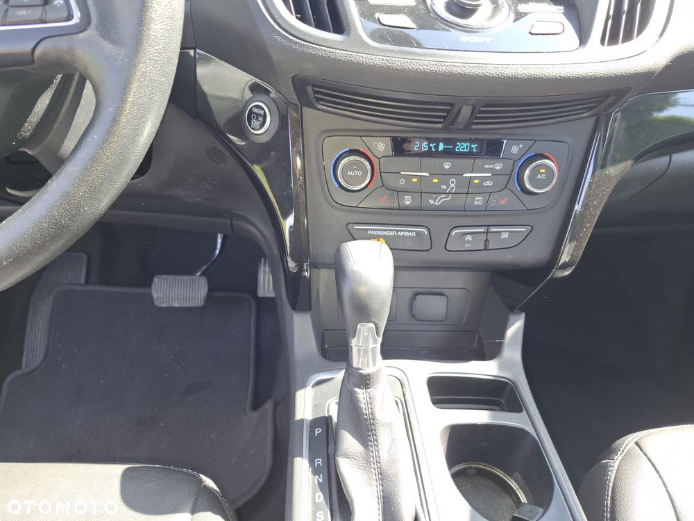 Ford Kuga 2.0 EcoBoost 4x4 Titanium - 22