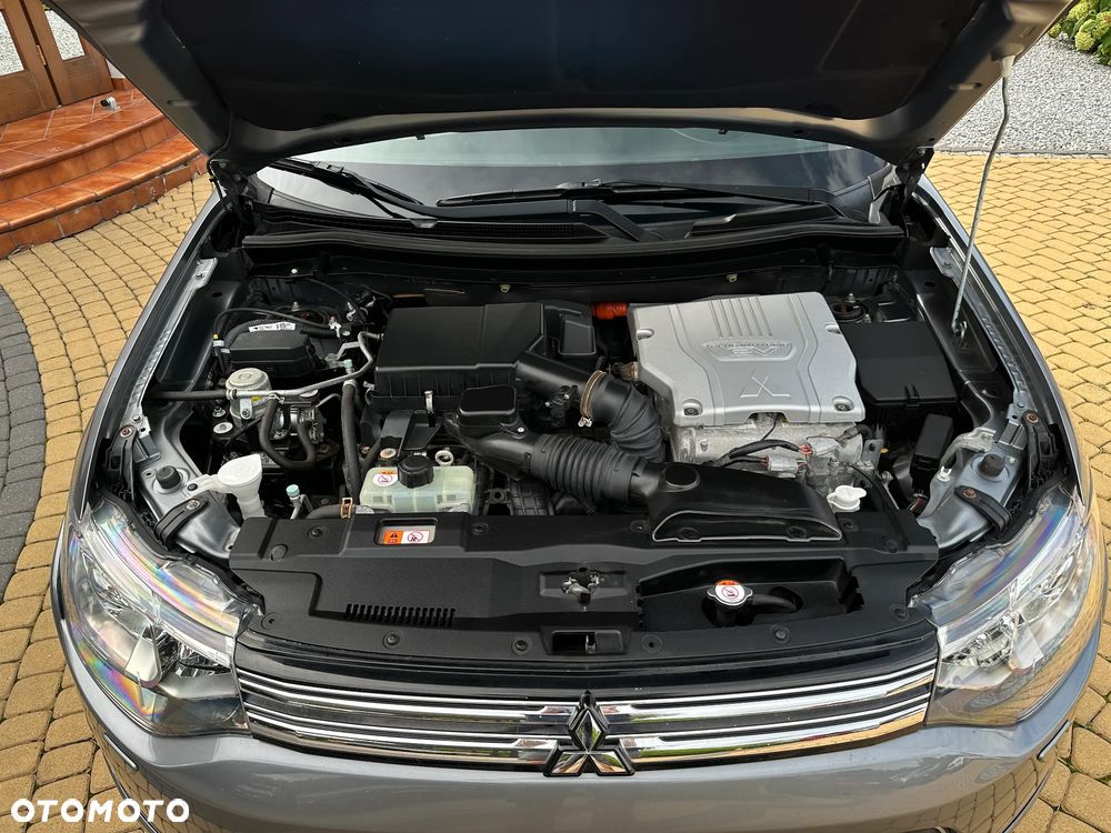Mitsubishi Outlander - 18